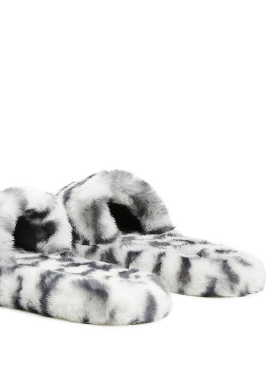 SNUGGLE-IN INDOOR FUR FLATS