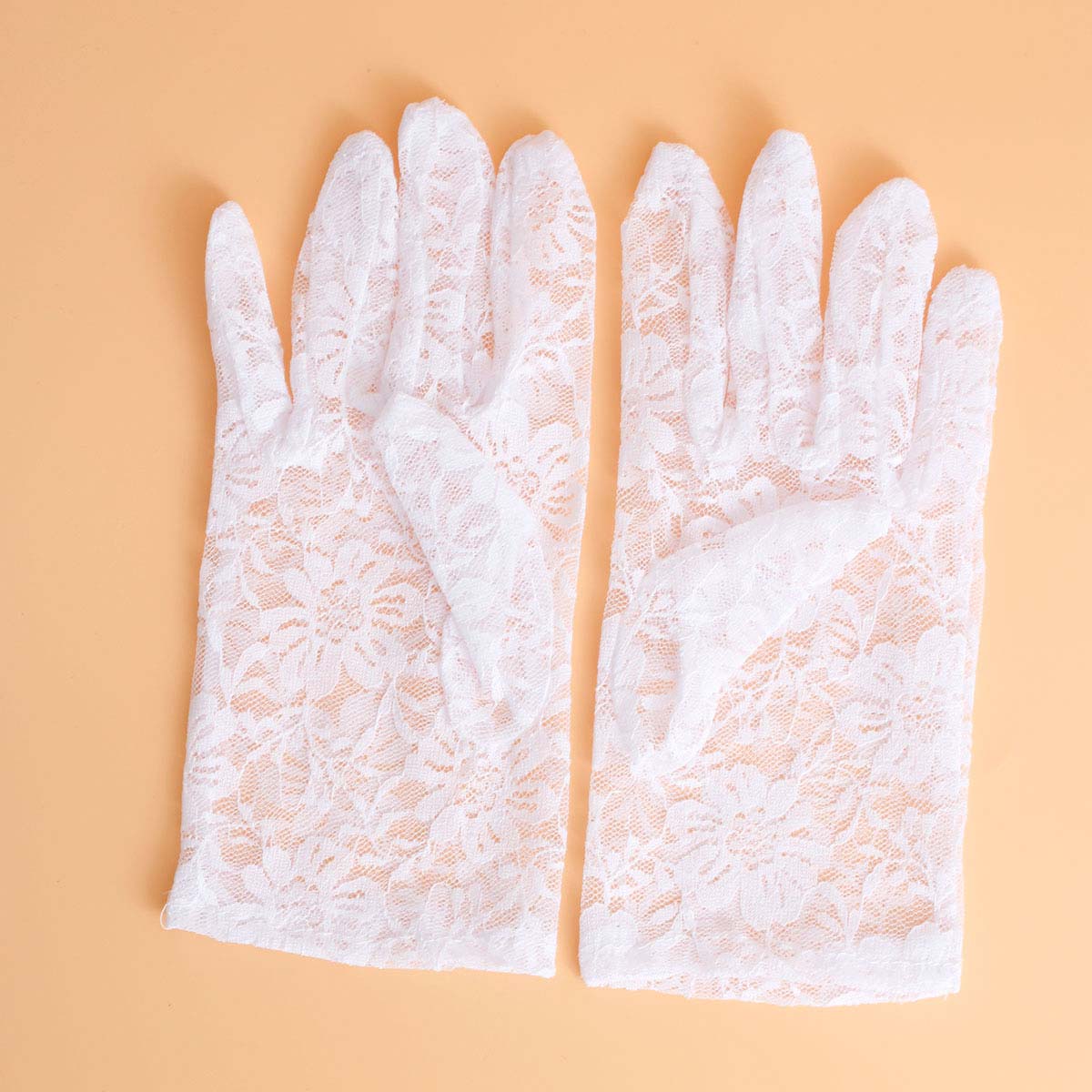 White Short Lace Gloves